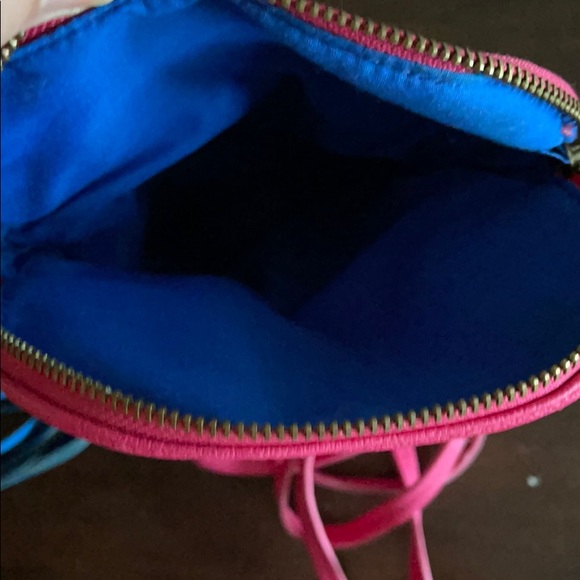 UO Pink and Blue faux-leather crossbody bag - Picture 4 of 9